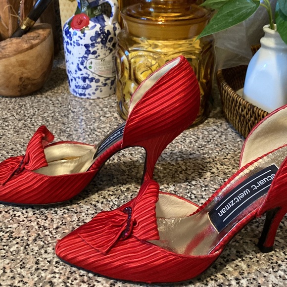 Special occasion shoes in red satin - Picture 2 of 5